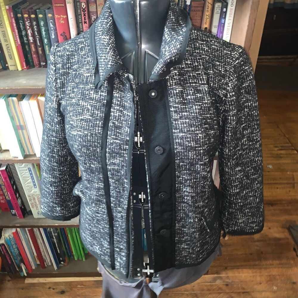 Ann Taylor tweed black & white collared 8 business casual blazer